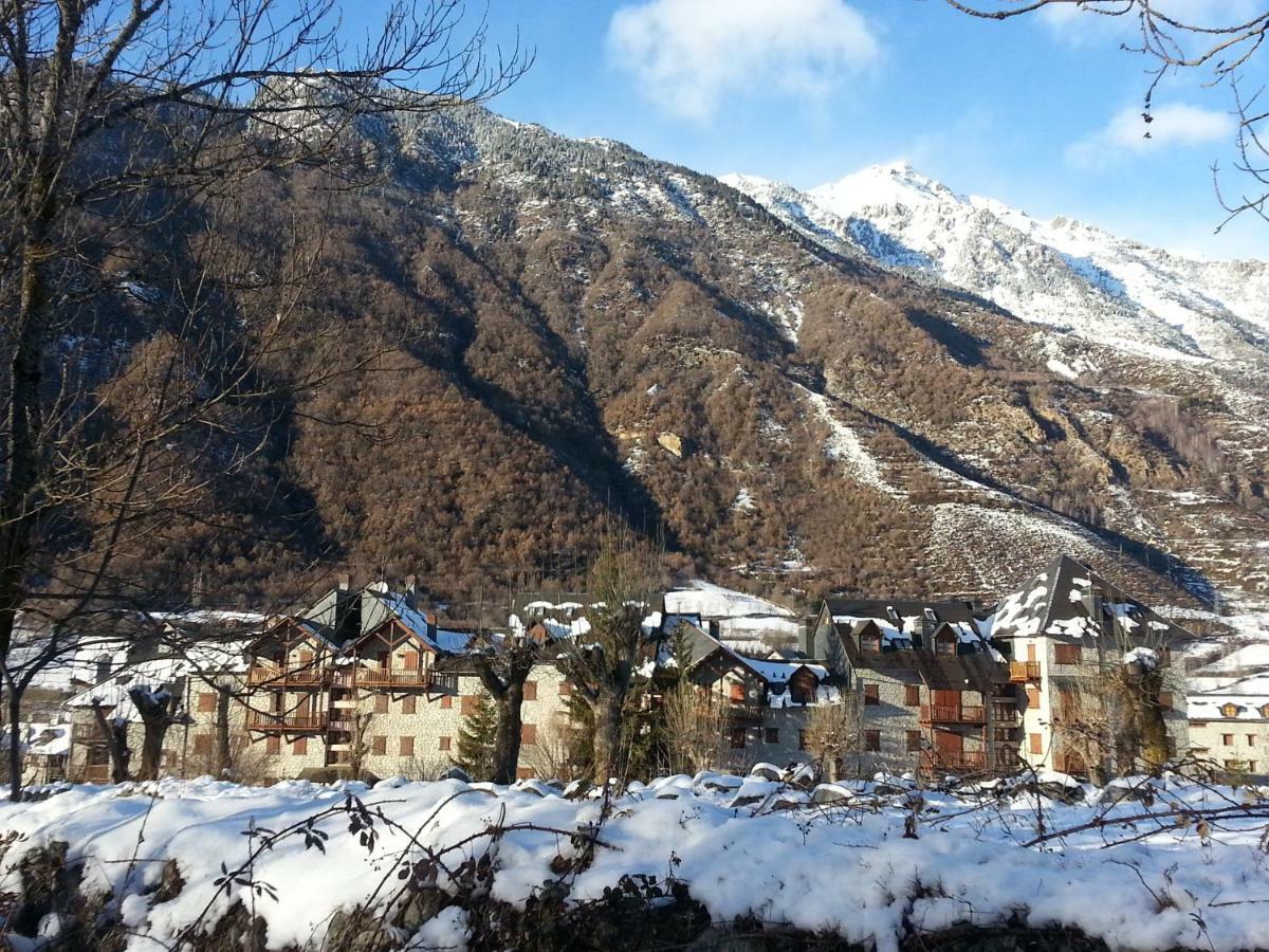 Residencial Valle De Benasque Extérieur photo